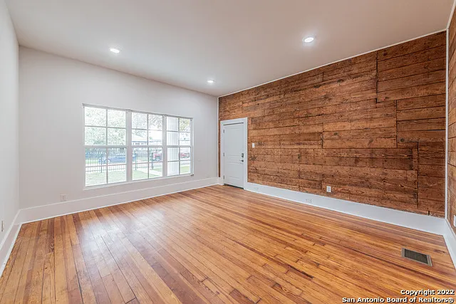 121 W Highland Blvd #101 — Photo 5
