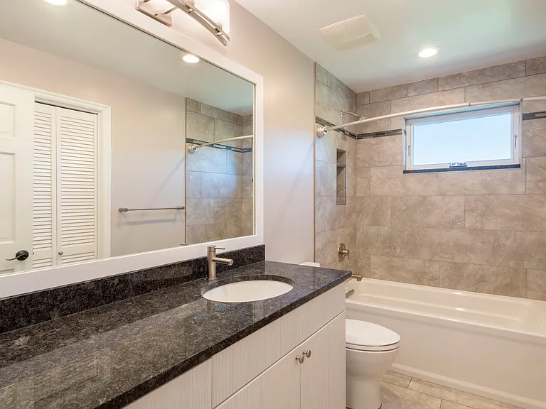 1362 S Embassy Way — Photo 19