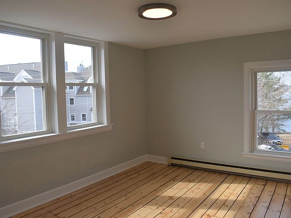 4th image of 204 High St APT 4