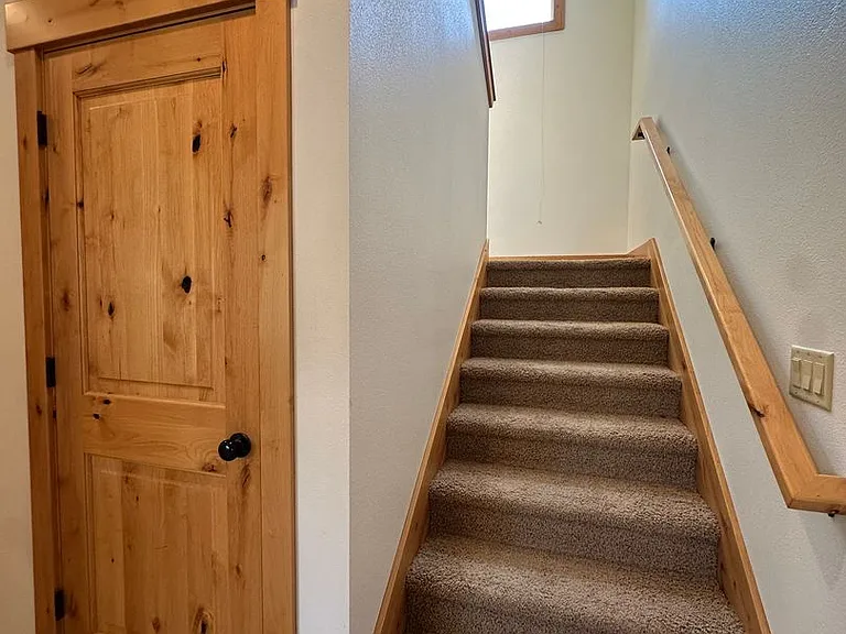 115 NW Mount Washington Dr — Photo 20