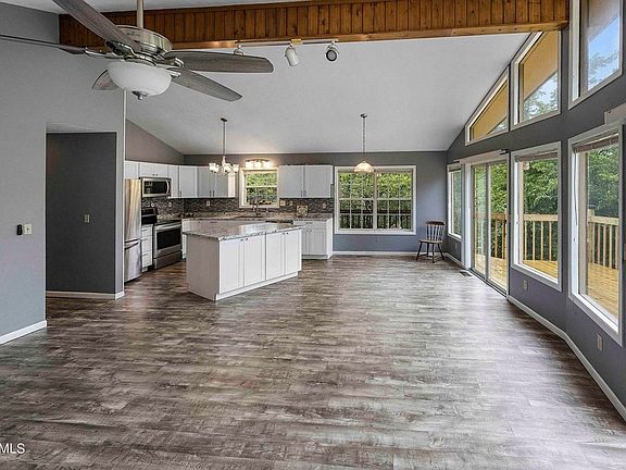 5th image of 523 Birch Dr