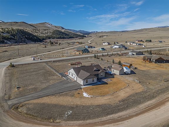 2nd image of 5012 Stallion Ridge Dr