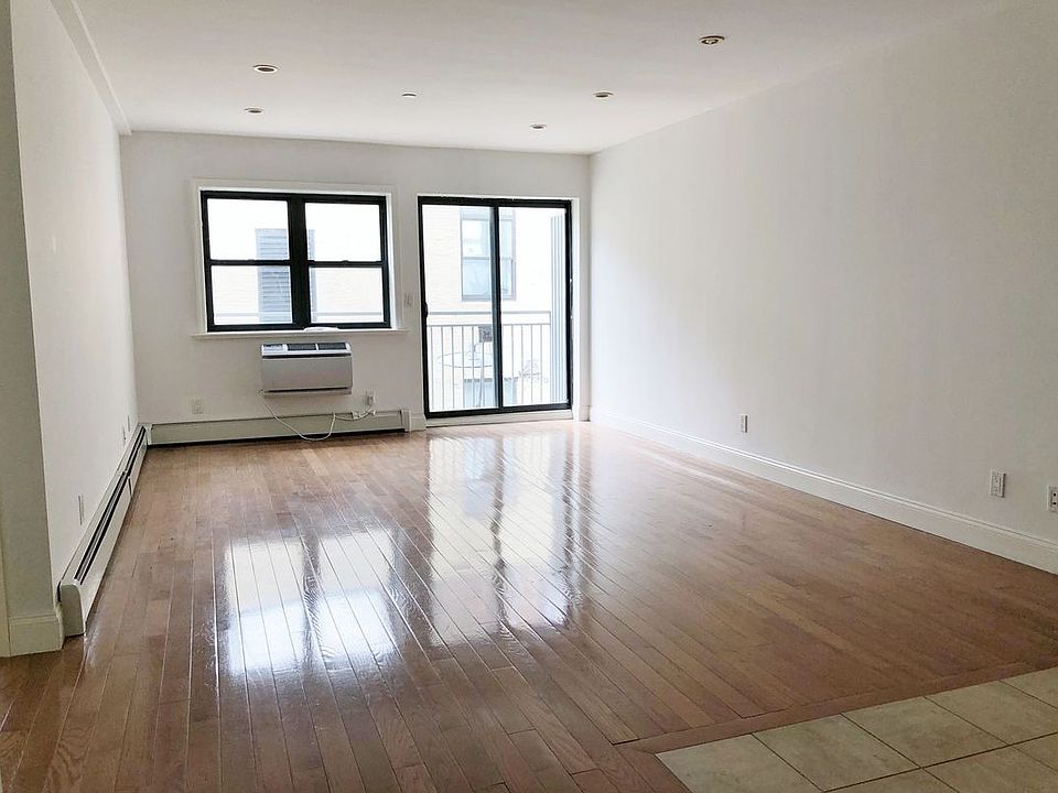 1st image of 2716 41st Ave #7D