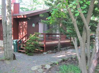 9819 Deerwood Dr, Tobyhanna, PA