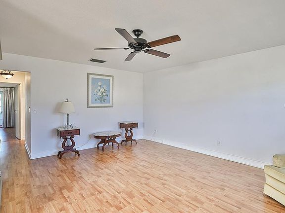 4th image of 402 S Dorchester Pl APT 46