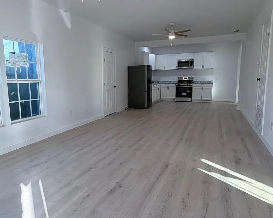 2503 Buchanan St