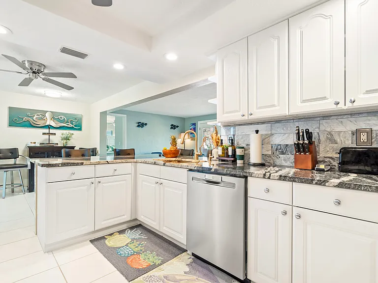 3003 W Vina Del Mar Blvd — Photo 31