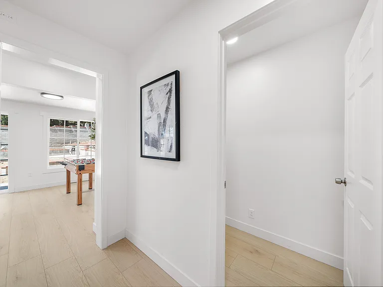2035 Las Colinas Ave — Photo 40