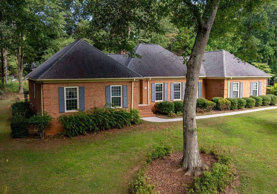 1st image of 341 Chesterfield Rd