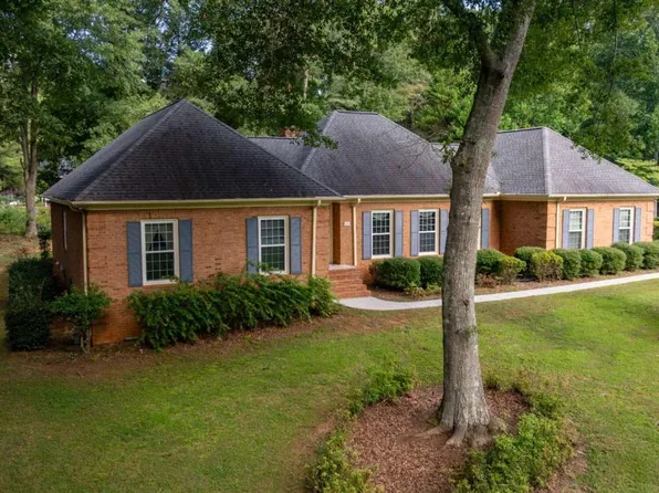 341 Chesterfield Rd, Bogart, GA 30622