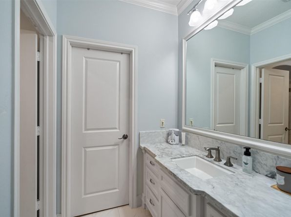 11 Hope Valley Pl, Spring, TX 77382