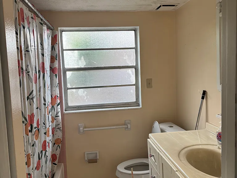 806 Rugby St #3 — Photo 8