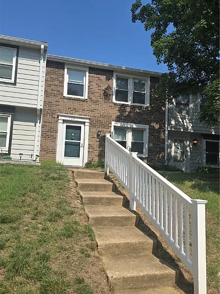 726 Sturgis Dr — Photo 1