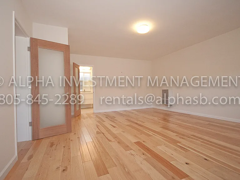 323 W Quinto St — Photo 3