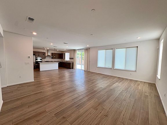 3rd image of 204 Wooley Creek Way