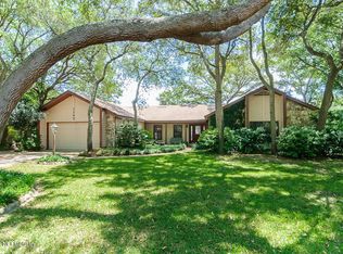 1143 Hamlet Ln E, Neptune Beach, FL 32266