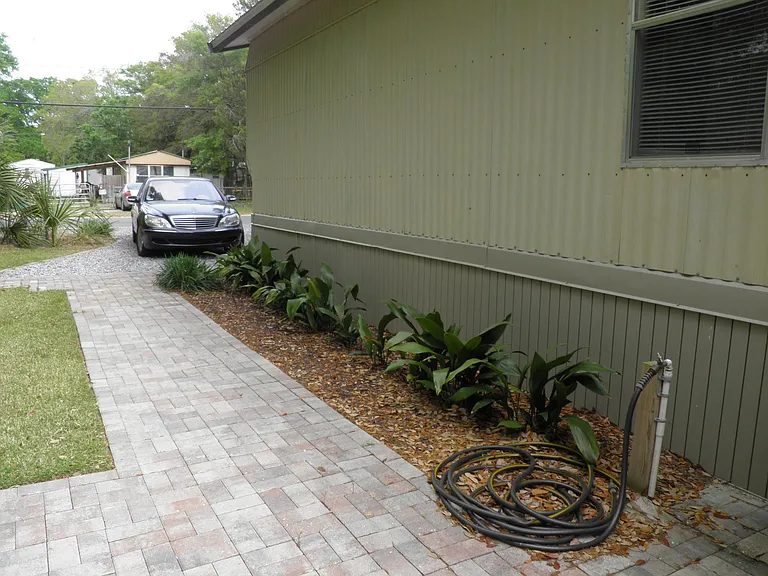 810 Gibson Rd — Photo 36