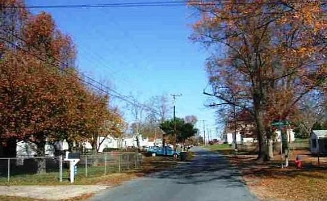 2nd image of 805 Washington Ln