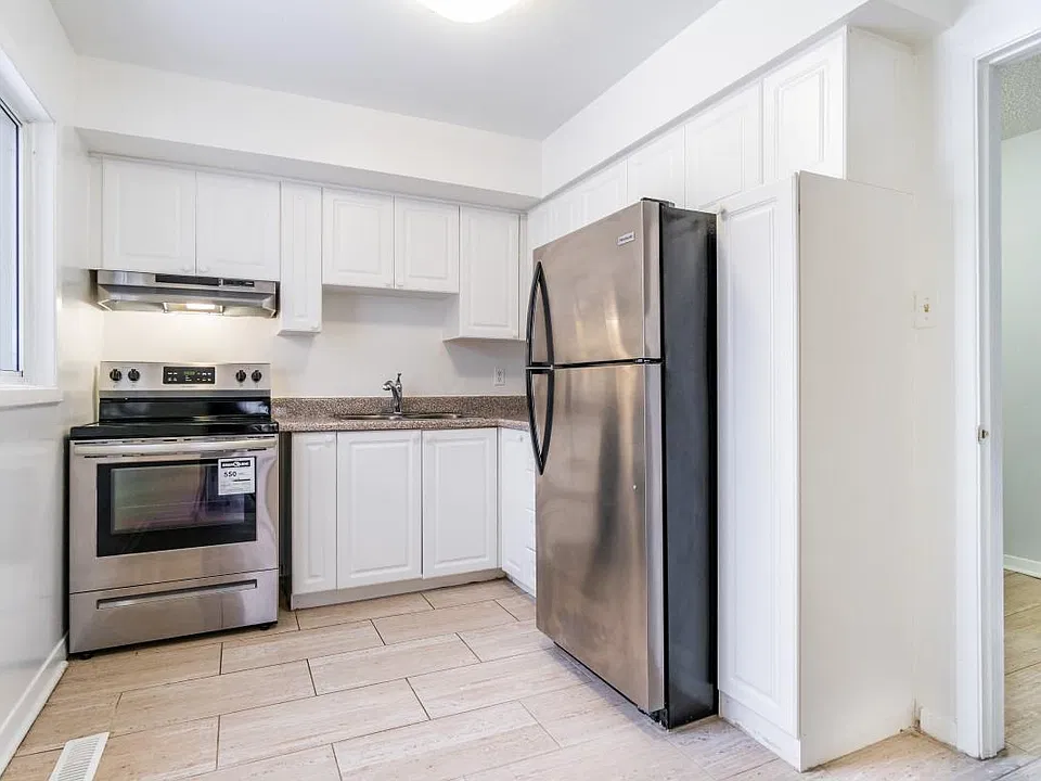 282 Silverstone Dr