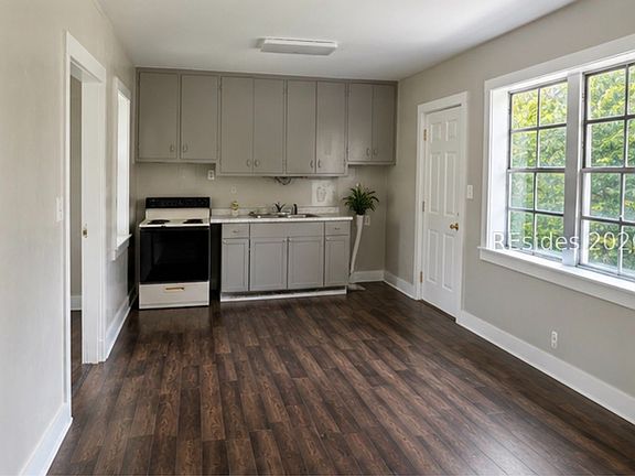 4th image of 402 Ellis St