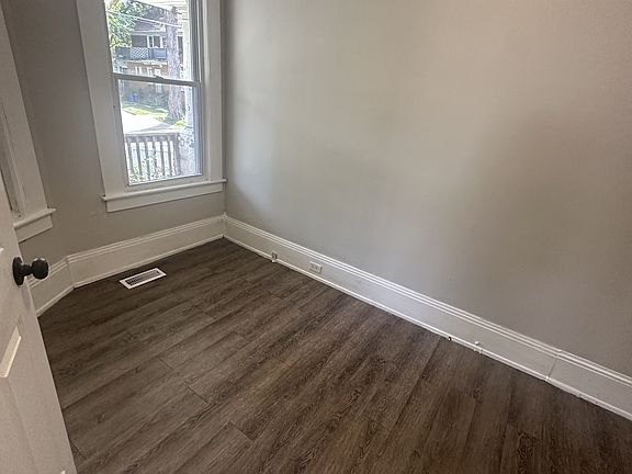 3rd image of 4020 Woodbridge Ave