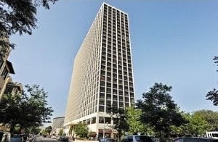 1st image of 4343 N Clarendon Ave APT 2107