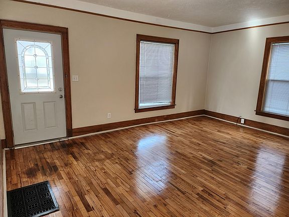 5th image of 1015 W Ionia St #1015