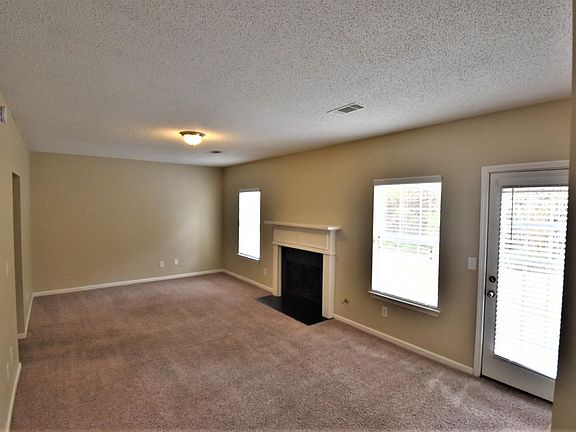 2nd image of 1614 Village Place Cir NE