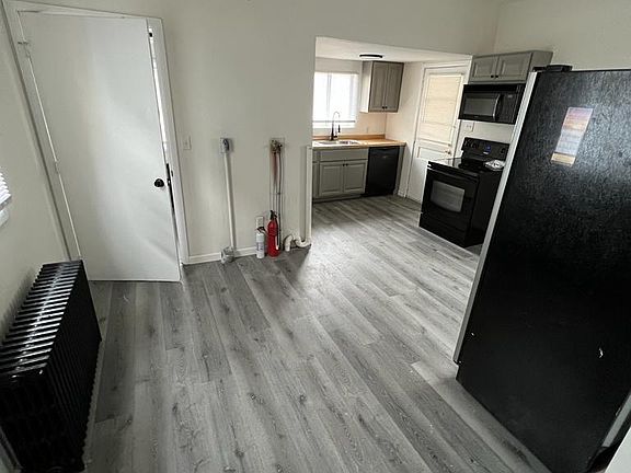 5th image of 123 Clearfield St