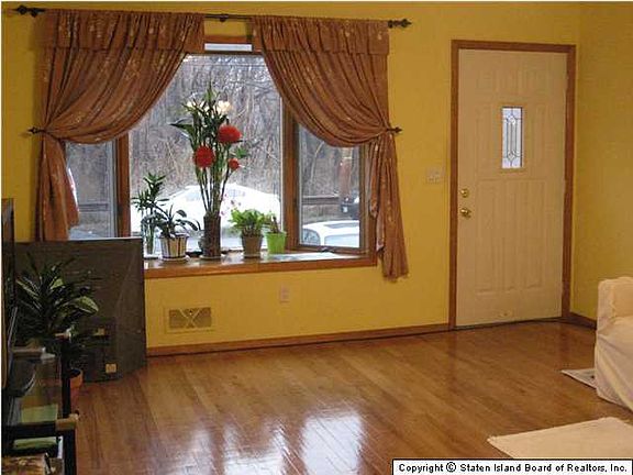 2nd image of 136 Stobe Ave