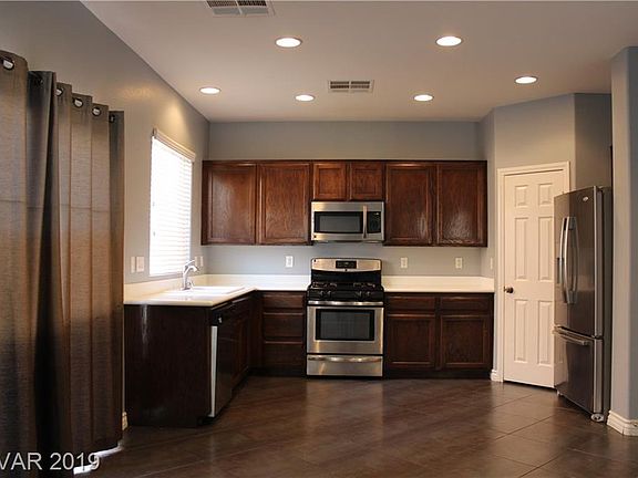 3rd image of 9032 Fathers Pride Ave