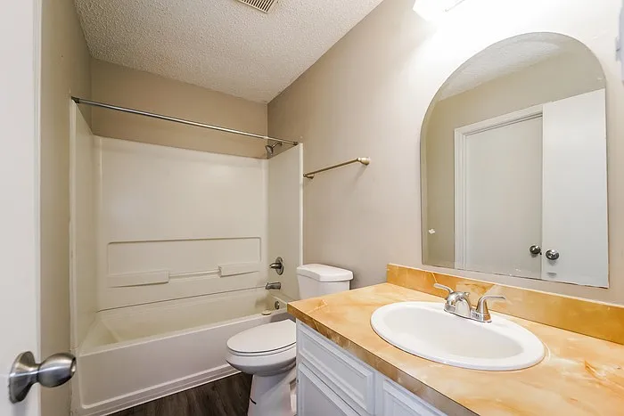 303 Shenandoah Rd N — Photo 8