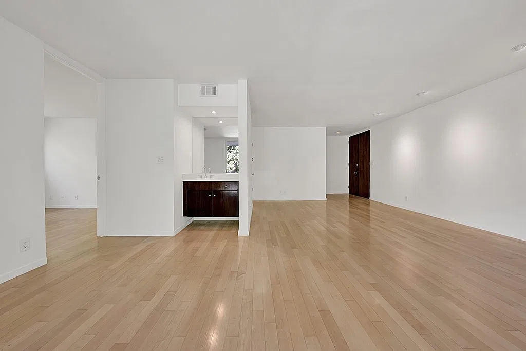 Sunset View Apartments 306 — Photo 4