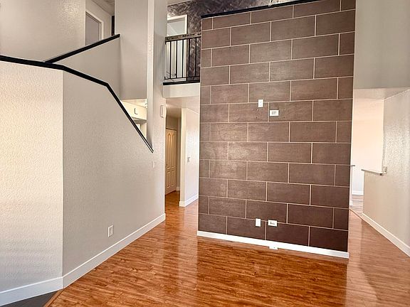 5th image of 2357 Melody Ln