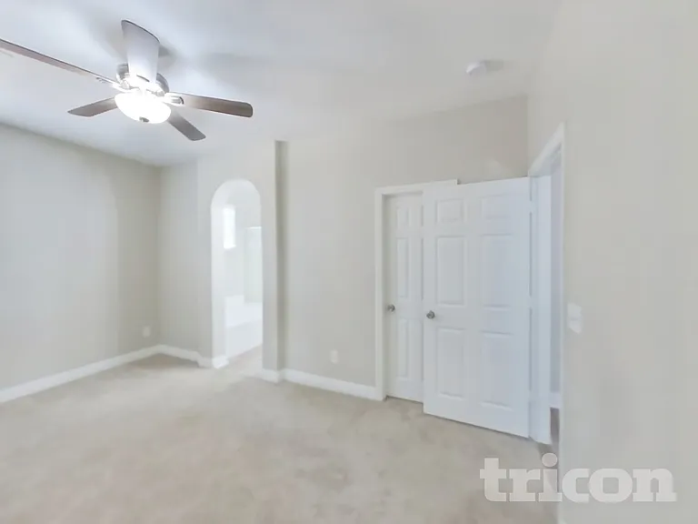 9827 Spinnaker Creek Ave — Photo 5