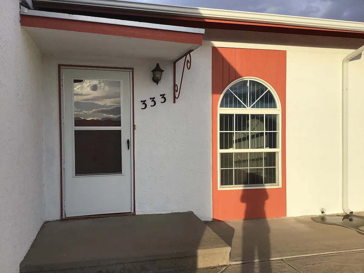 Building Photo - 333 W Concho Dr
