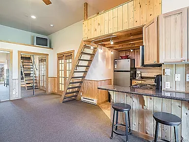 4 bed, 2042 sqft, $4,500 — Photo 4