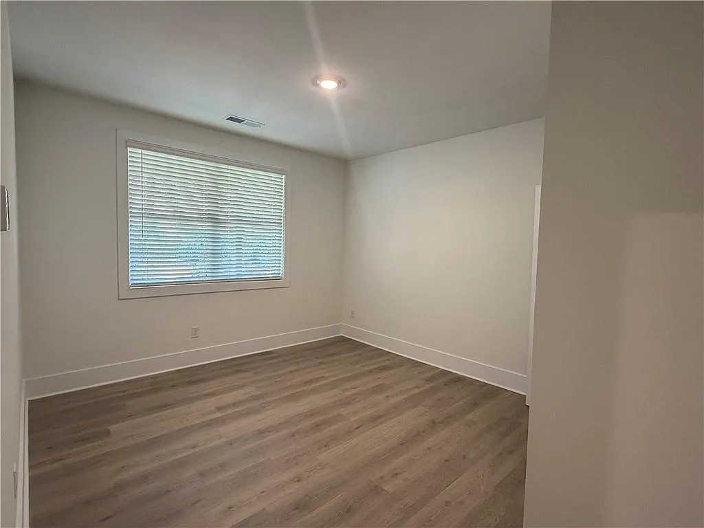 4 bed, 3.5 bath, 2314 sqft, $3,300 — Photo 4