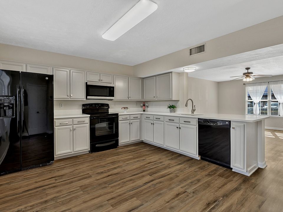 1st image of 308 Arapaho Dr