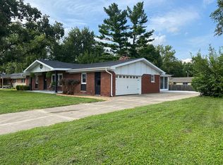 7 Oakwood, Chatham, IL 62629