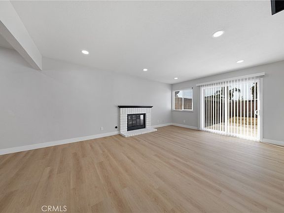 3rd image of 811 Don Dr