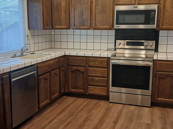 5th image of 3001 Miller Dr