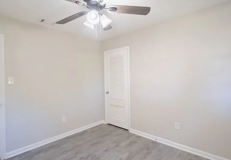 20 Ventura Blvd — Photo 25