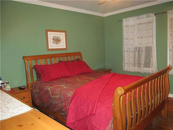 Master Bedroom w/ Dbl Closet