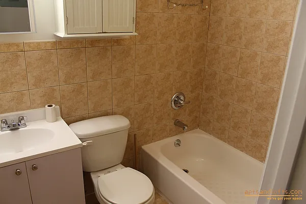 Rented by aptsandlofts.com | media 7