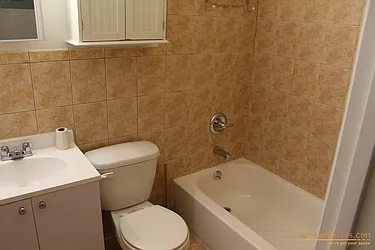 Rented by aptsandlofts.com