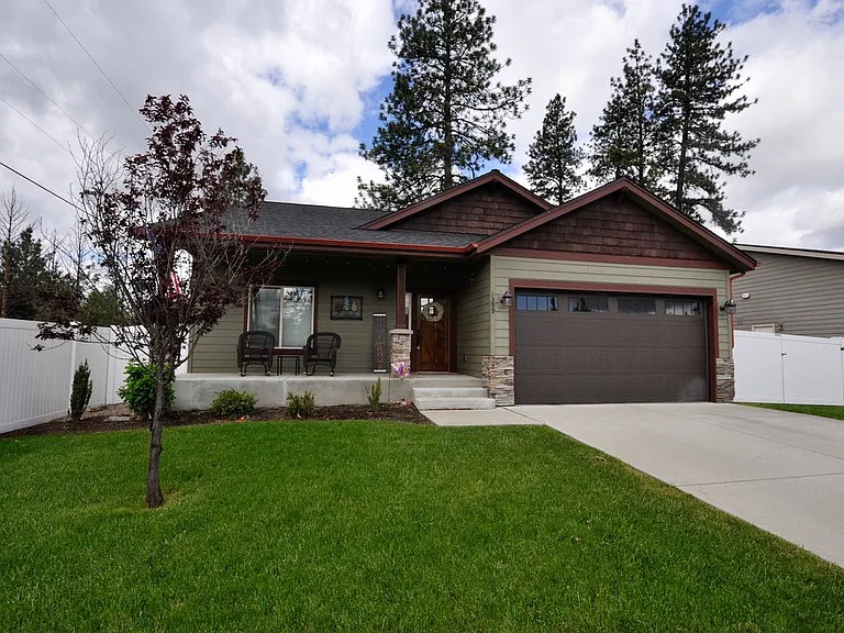 1399 N Brady St — Photo 1