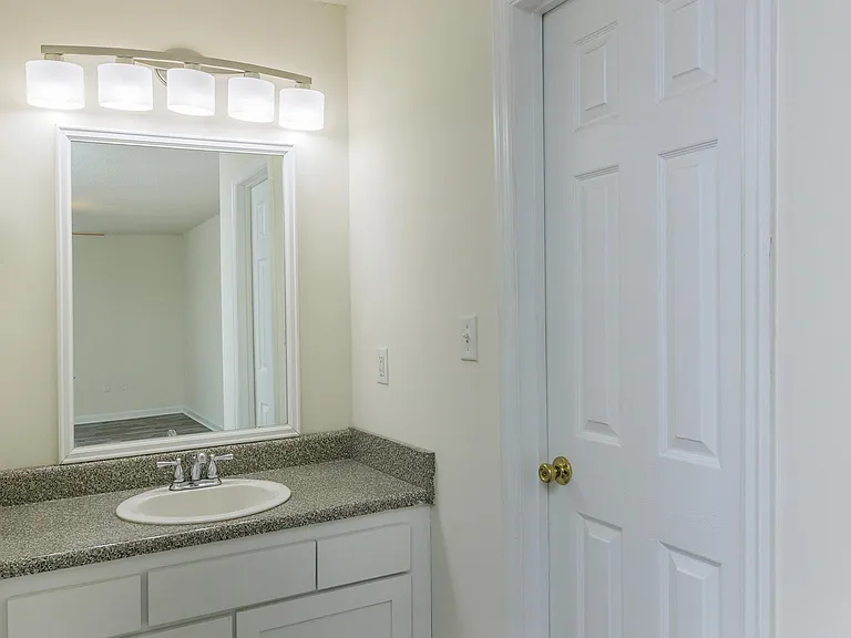 Baytree Condominiums — Photo 31