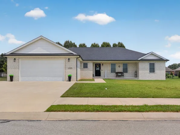 1723 Bell Ford Dr W, Seymour, IN 47274