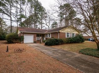 608 W Kingston Ln, Virginia Beach, VA 23452